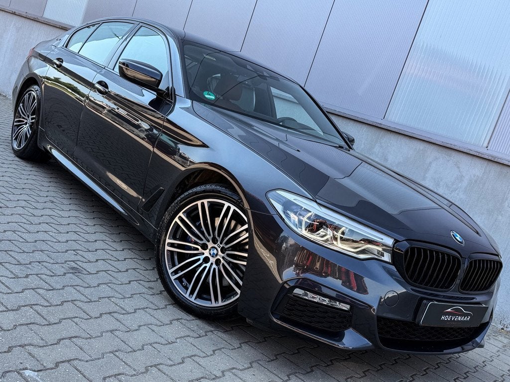 BMW 5-serie 530e iPerformance M-sport High Executive H&K Hud, Auto's, BMW, Bedrijf, Te koop, 5-Serie, Achteruitrijcamera, Digitale radio-ontvangst