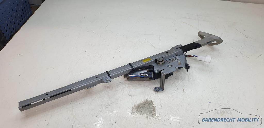Gordelaangever Mercedes CLK W209 links voor A2038600182 orig