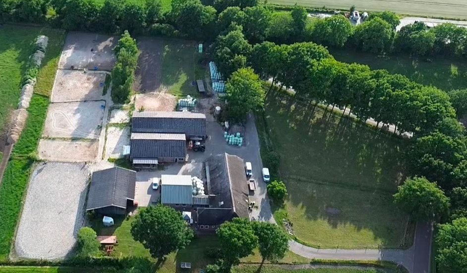 Per direct stalling beschikbaar volpension, Stalling, 4 paarden of pony's of meer