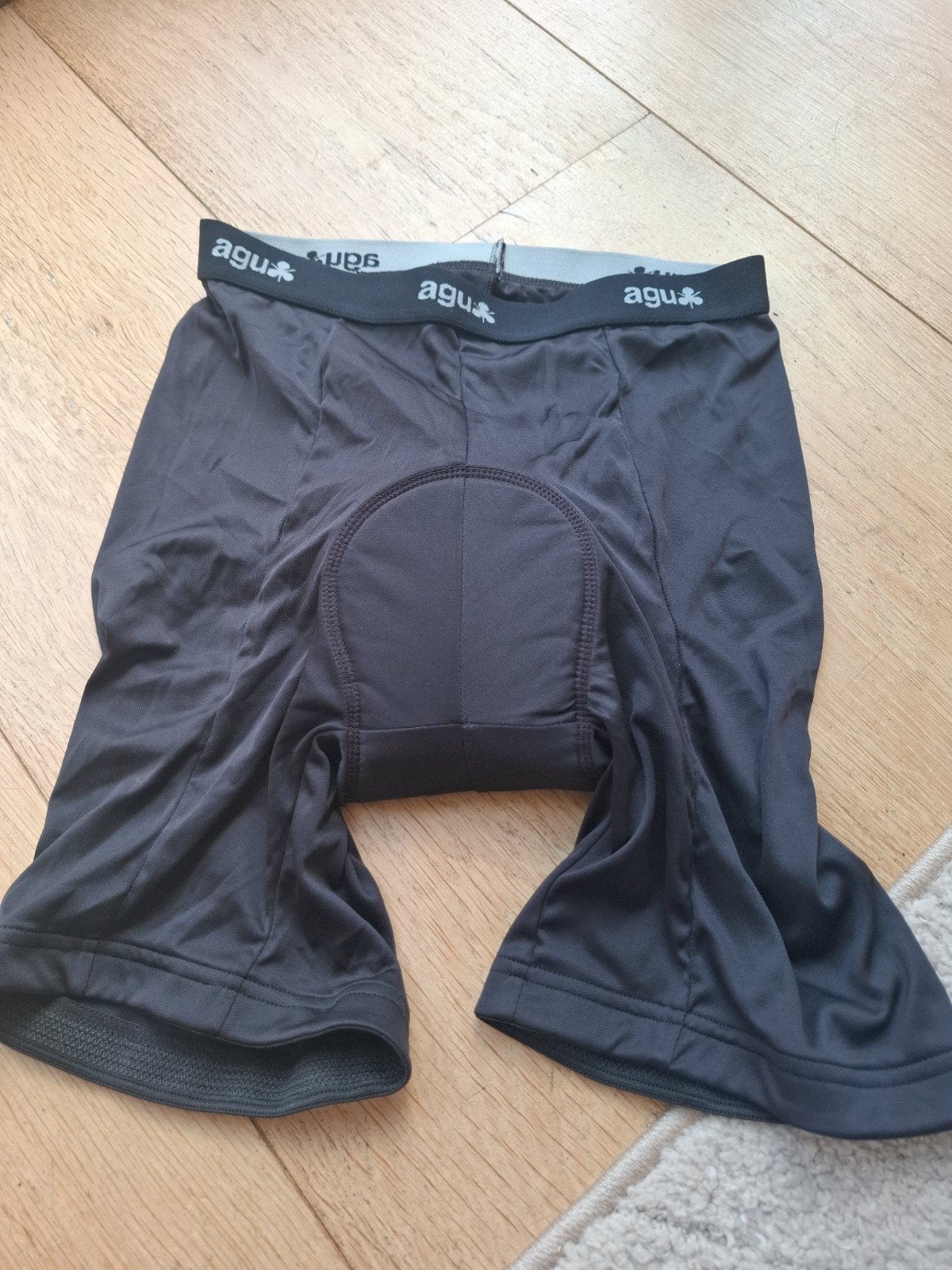 AGU Fietsbroek Wielrenbroekje Maat L, Maat 52/54 (L), AGU, Ophalen of Verzenden, Hardlopen of Fietsen