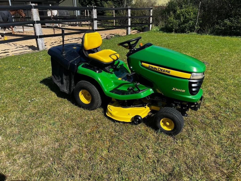 John Deere X300R, John Deere, Ophalen of Verzenden, Zo goed als nieuw, Opvangbak