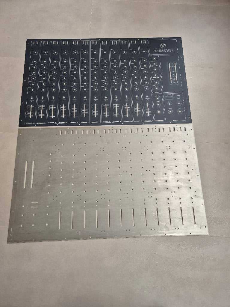Zelfbouw frontpaneel voor 12 kan. mengpaneel, Muziek en Instrumenten, Ophalen of Verzenden, Nieuw, 10 tot 20 kanalen