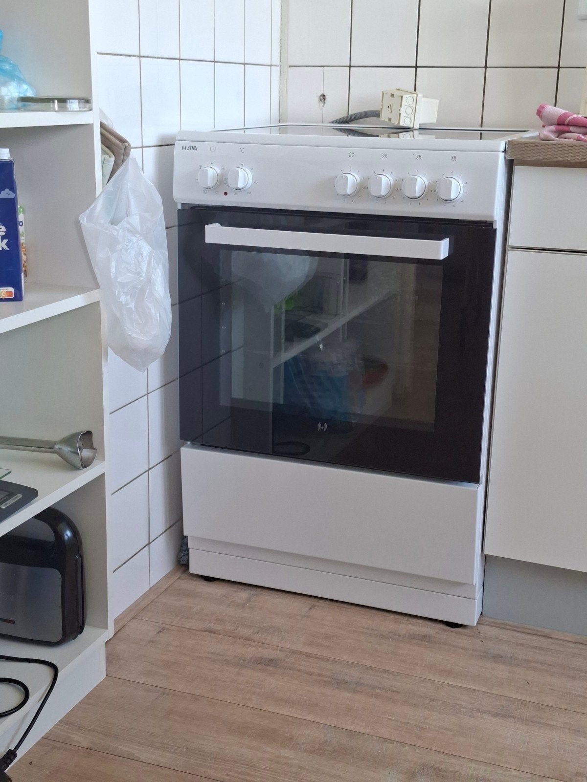 elektrisch fornuis, Ophalen, Keramisch, 4 kookzones, Zo goed als nieuw