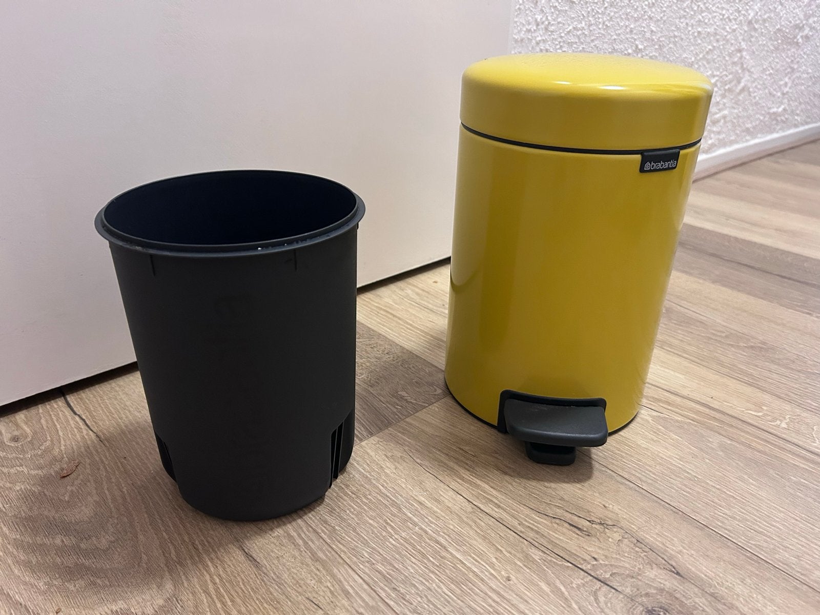 Brabantia Pedaalemmer 3L - Geel, Huis en Inrichting, Ophalen, Gebruikt, Geel, Metaal