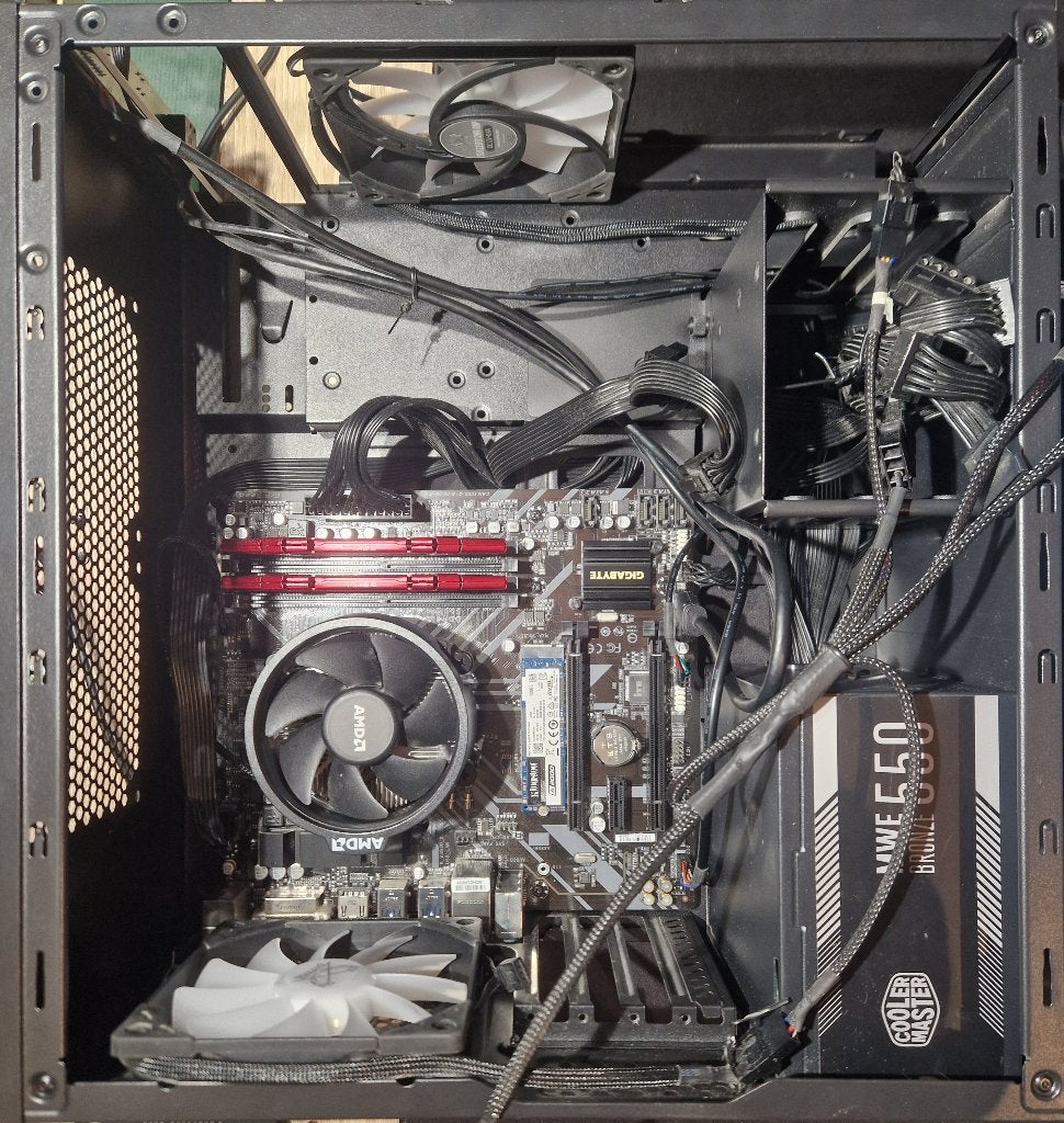 Foto 3 van Gaming PC Ryzen 5 3600 | RX 580 8GB | 16GB | Windows 11 Pro