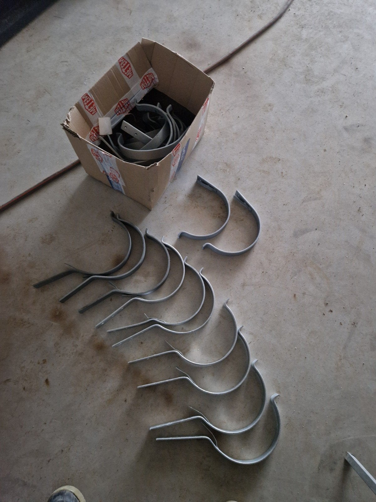 mast 44 Goot zink beugels (10x dak, 29x wand), Ophalen of Verzenden, Gebruikt