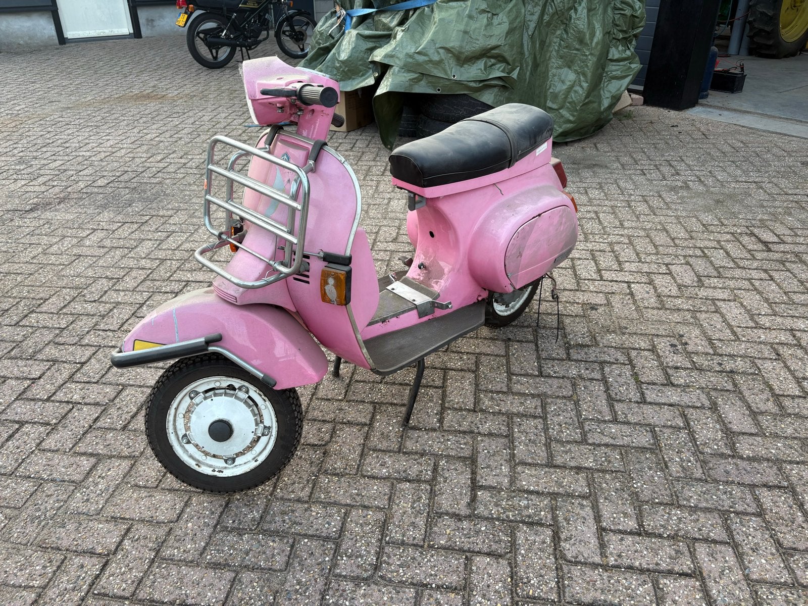 Vespa frame met kenteken en onderdelen, Fietsen en Brommers, Brommeronderdelen | Scooters, Ophalen, Gebruikt, Frame, Vespa