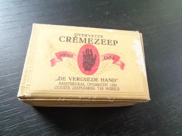 Doosje + zeepje overvette cremezeep van De Vergulde Hand., Verzamelen, Ophalen of Verzenden, Verpakking