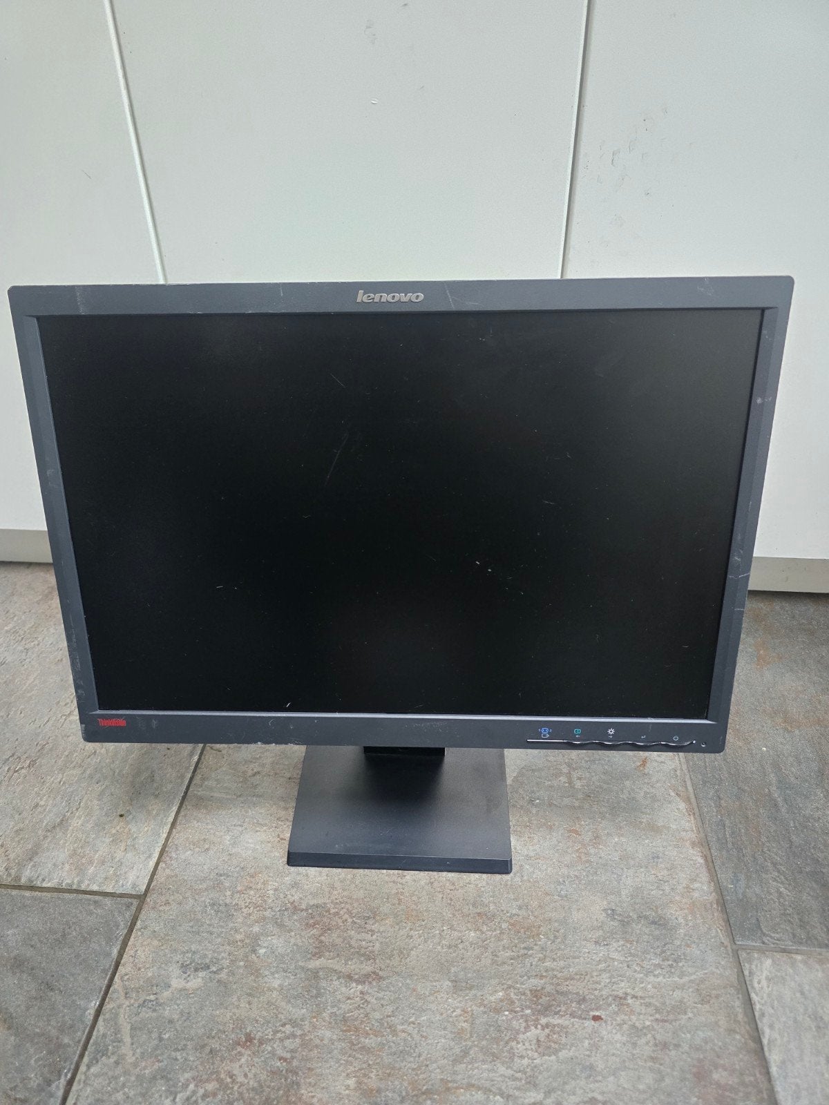 Lenovo ThinkVision Monitor - Gebruikt, Gebruikt, DisplayPort, In hoogte verstelbaar, Full HD