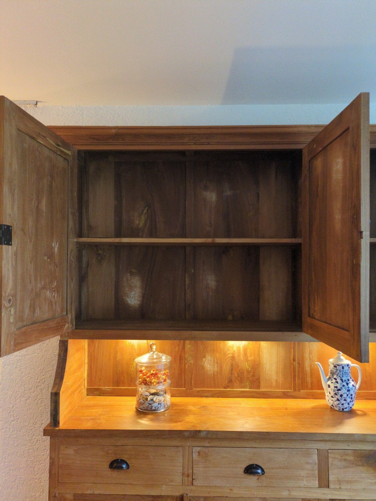 Foto 12 van Teakhouten wandkast met LED verlichting - 2 delen