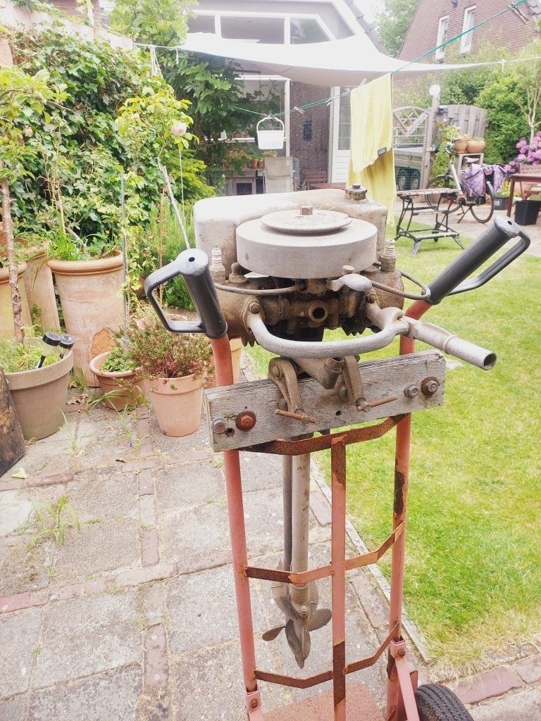 antieke buitenboordmotor Johnson, Ophalen