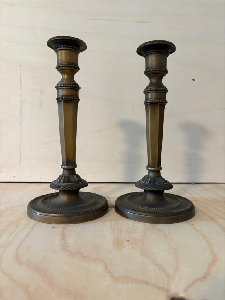 Empire bronzen kandelaars, 24cm hoog, puntgaaf, Antiek en Kunst, Antiek | Kandelaars, Ophalen of Verzenden, Koper of Brons