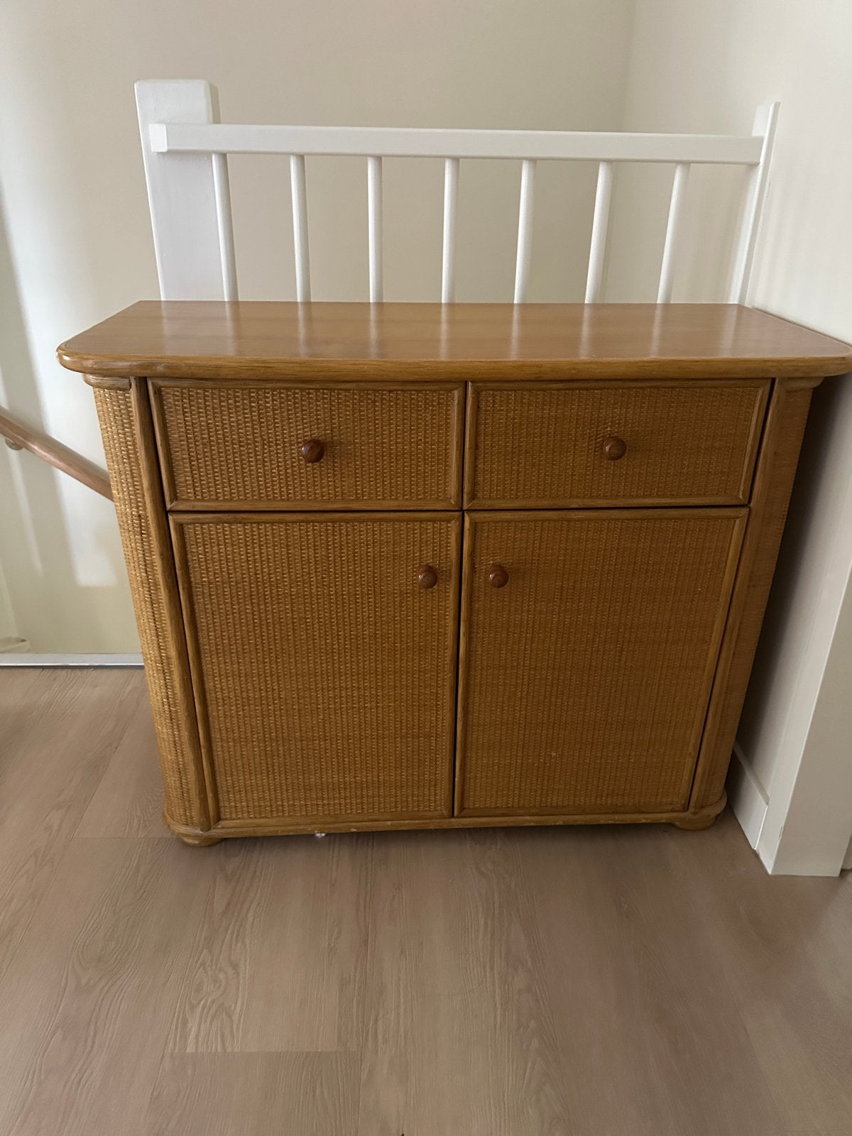 Vaste prijs=KOOPJE. Vintage rotan kastje met lades en deuren, Huis en Inrichting, Ophalen, Overige materialen, Gebruikt, 50 tot 100 cm