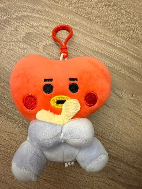 BTS BT21 Tata plushy/keychain/bag charm fanmade, Ophalen of Verzenden, Nieuw, Pop, Beeldje of Miniatuur