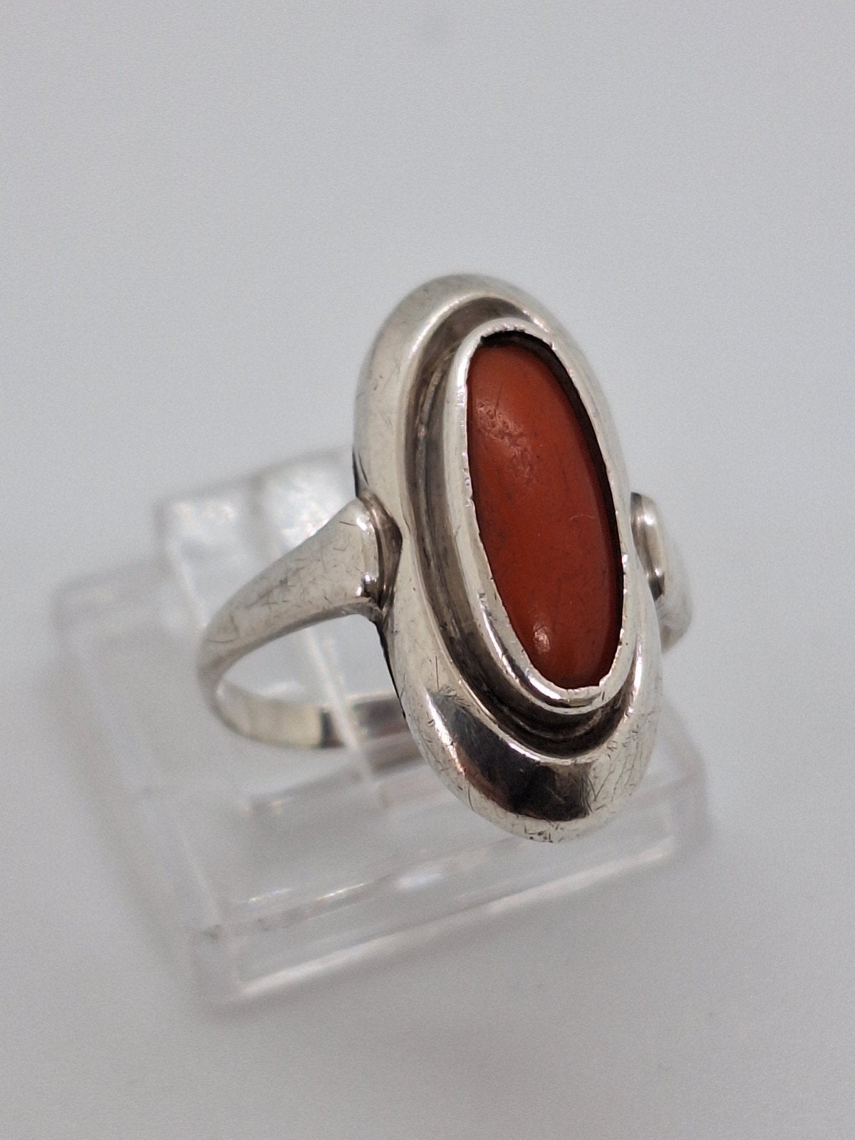 Zilveren ring maat 17 met bloedkoraal, Ophalen of Verzenden, 17 tot 18, Dame, Zilver
