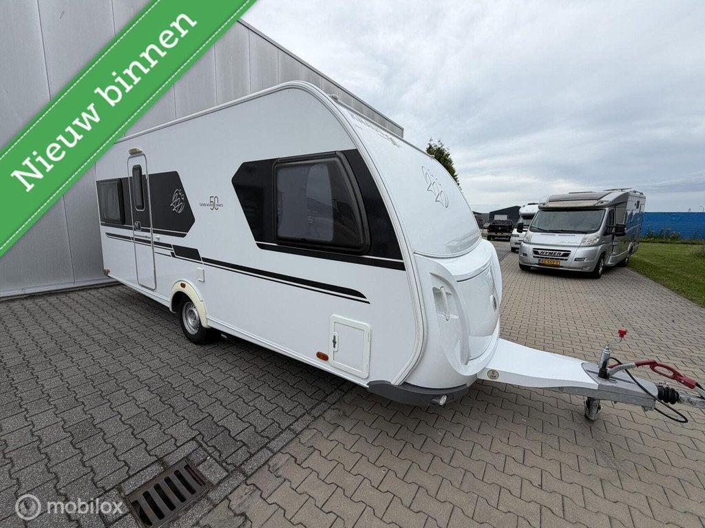 Knaus Südwind 500 FU Celebration | Mover | Voortent l Luife, Caravans en Kamperen, Koelkast, 7 tot 8 meter, Bedrijf, Knaus