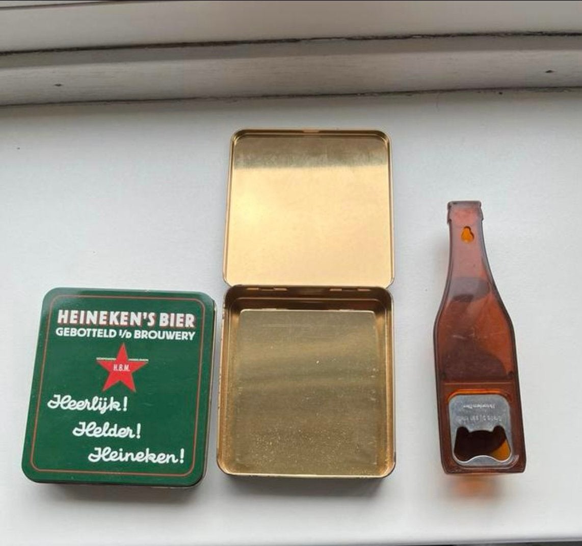 2 Heineken blikjes met 3 oude viltjes en een Heineken opener, Verzamelen, Ophalen of Verzenden, Gebruikt, Flesopener, Heineken