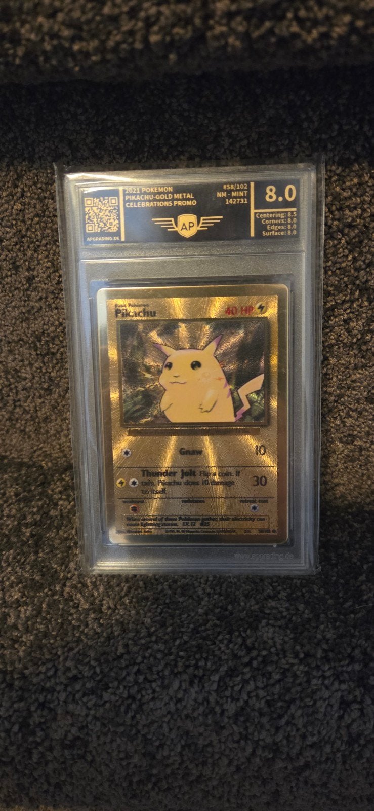 2021 Pokémon Gold Metal Celebrations Promo Pikachu AP 8.0, Ophalen of Verzenden, Zo goed als nieuw, Losse kaart, Foil