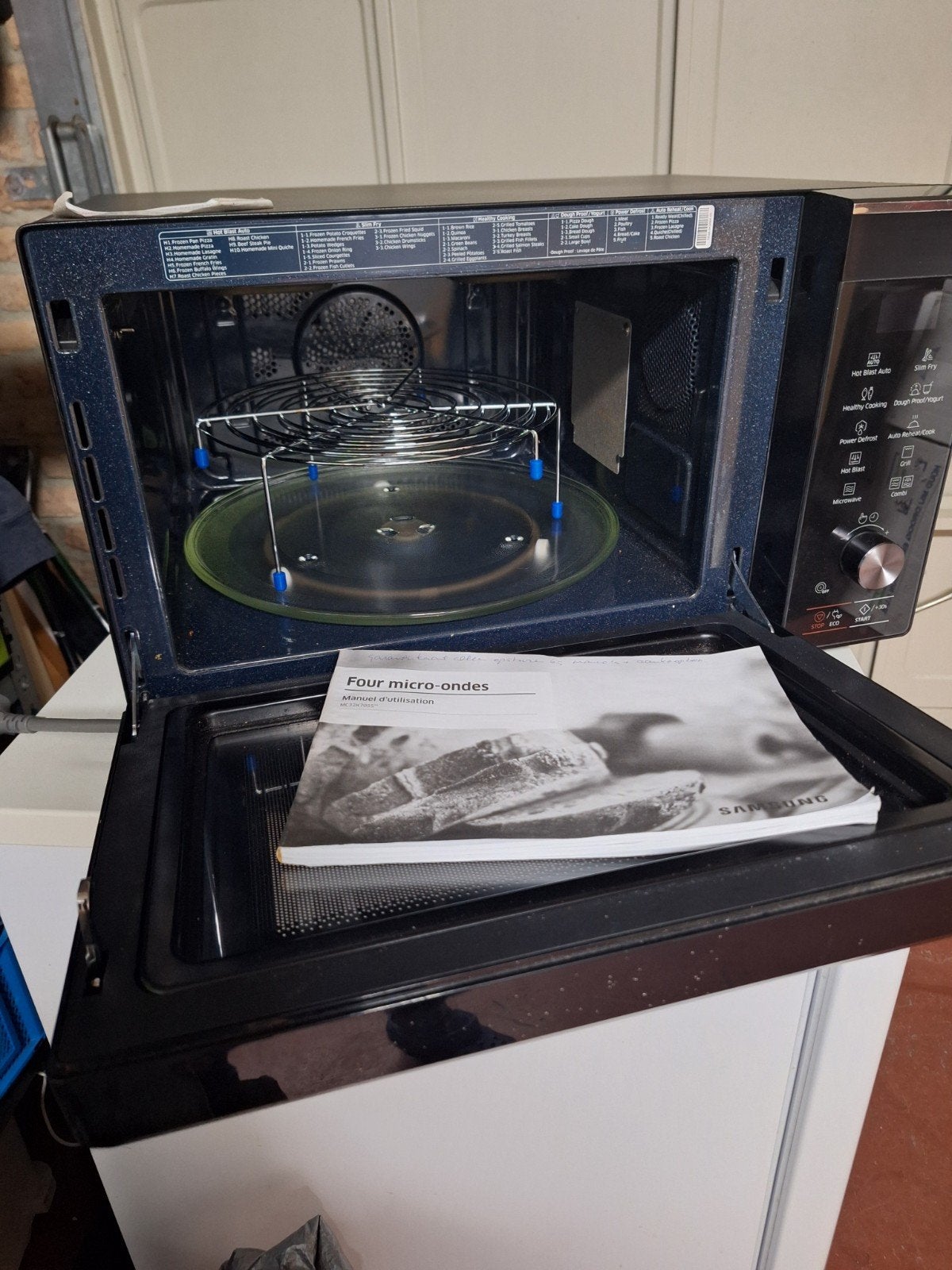 Samsung Combimagnetron - Zo goed als nieuw, Combimagnetron, Grill, Ophalen of Verzenden, Zo goed als nieuw