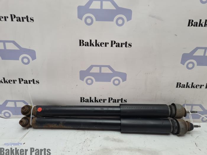 Schokdemper set van een Nissan Juke, Gebruikt, -, -, Ophalen of Verzenden