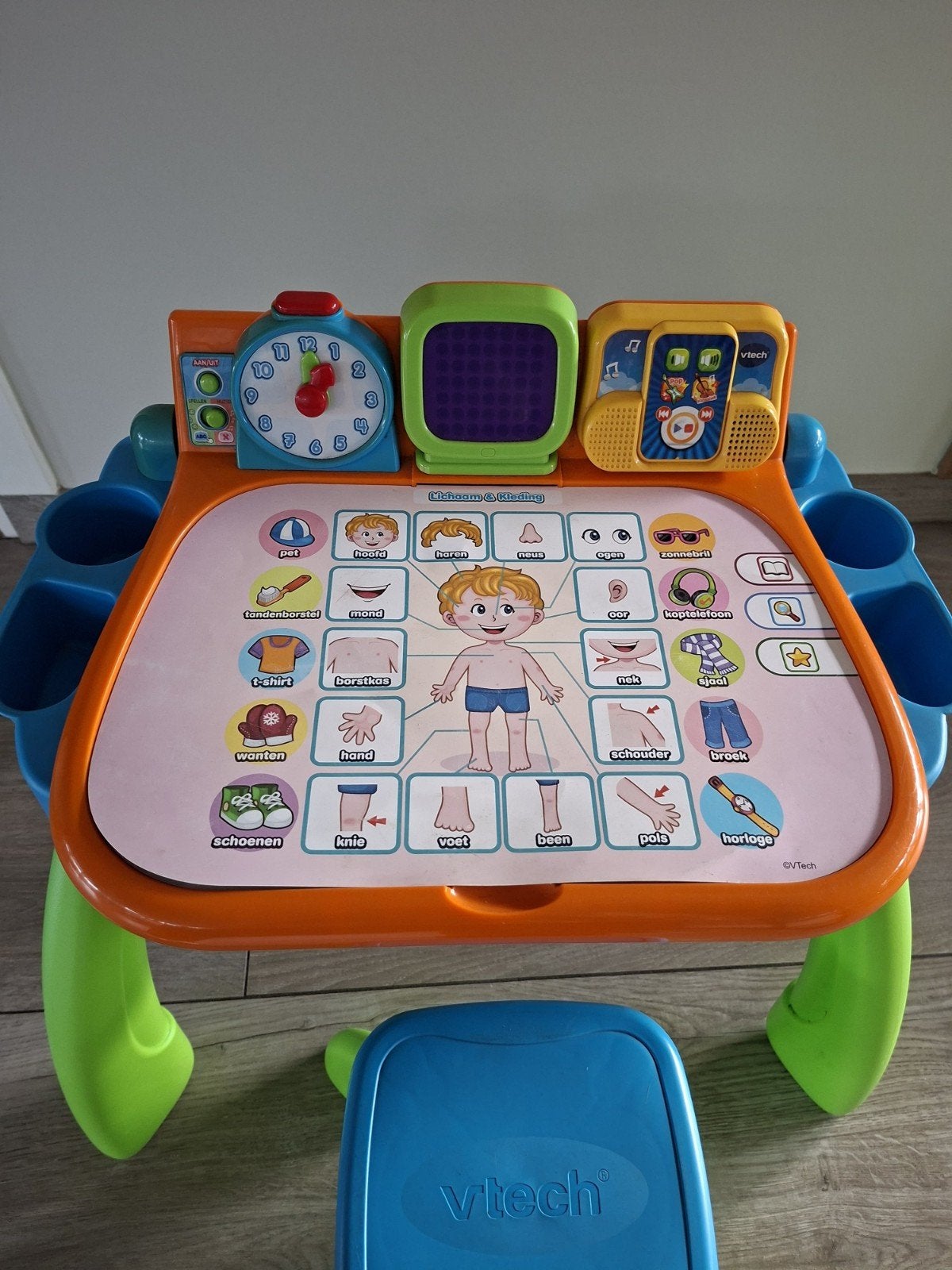 Vtech. Magisch speel en leerbureau met krukje, Ophalen, Zo goed als nieuw, 6 maanden tot 2 jaar