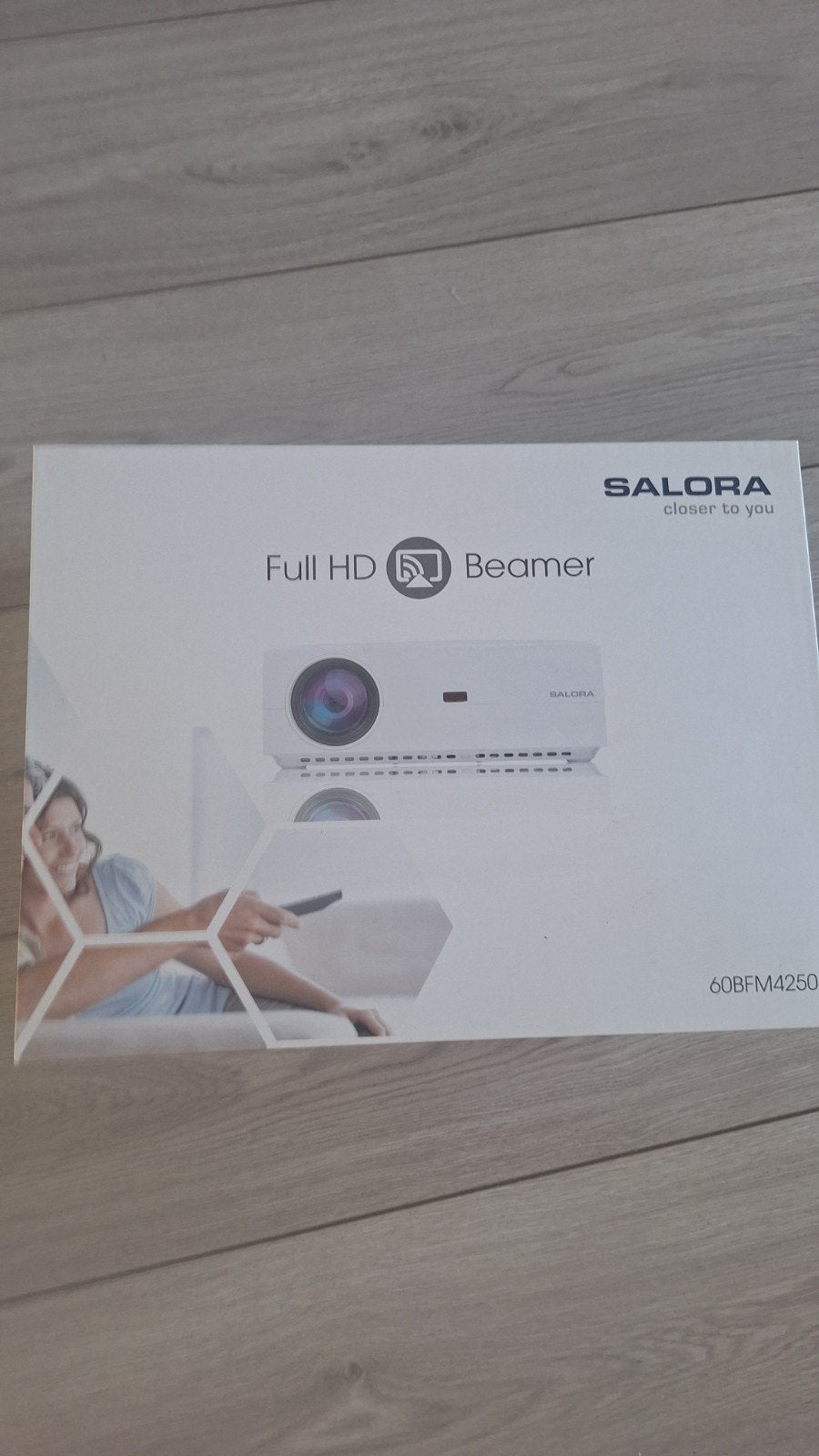 Salora Full HD Beamer - compleet, Ophalen, Salora, Zo goed als nieuw, LCD