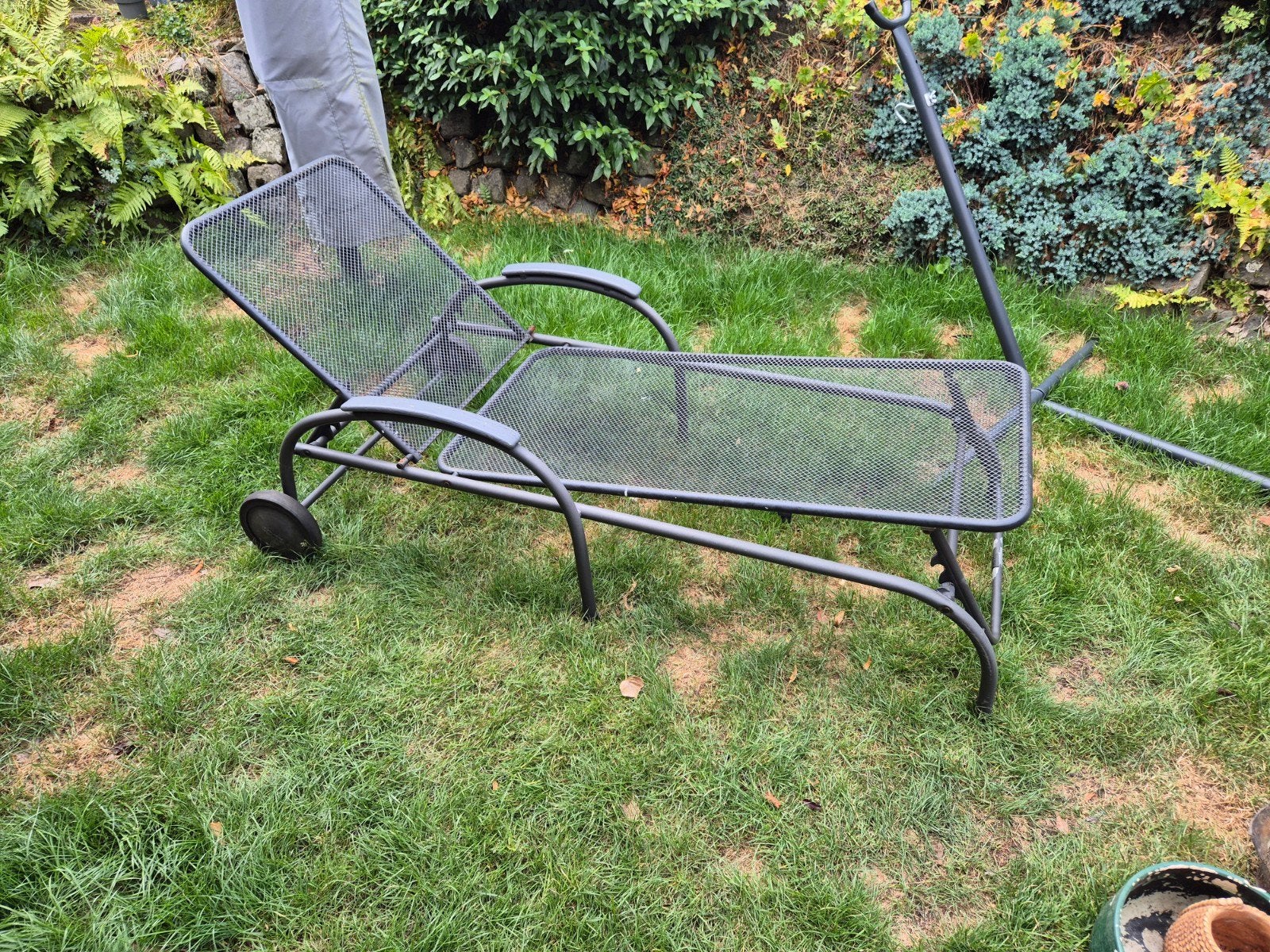 Metalen ligstoel met wielen - verstelbaar, Tuin en Terras, Ophalen, Gebruikt, Metaal, Verstelbaar