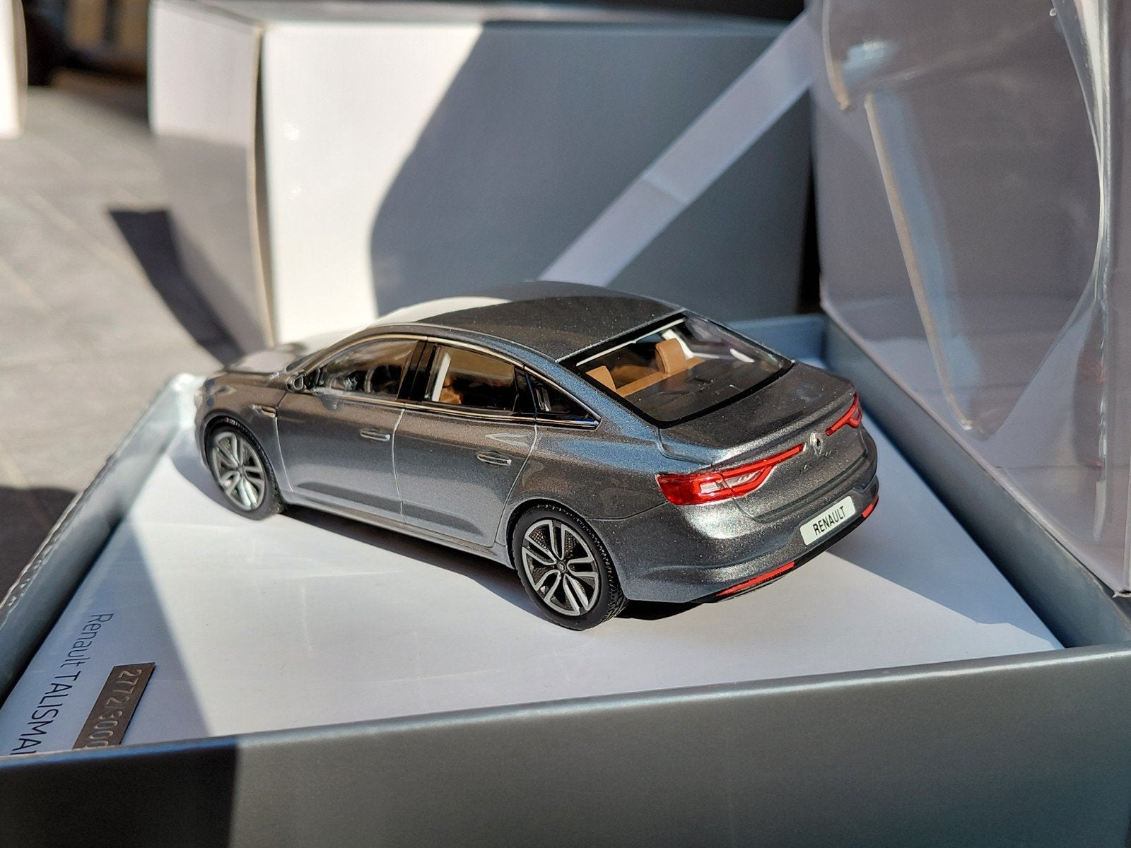 Renault Talisman berline 2015-2022 grijs 1/43 Norev, Ophalen of Verzenden, Nieuw, Auto, Norev
