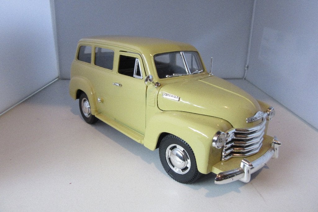 Chevrolet Carryall Suburban 1950 1;18, Ophalen of Verzenden, Zo goed als nieuw, Overige merken