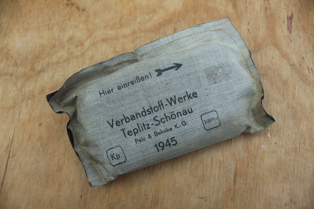 + Duitse Verbandpakje Voor In Het Uniform 1945 Gedateerd +, Ophalen of Verzenden, Duitsland, Overige typen