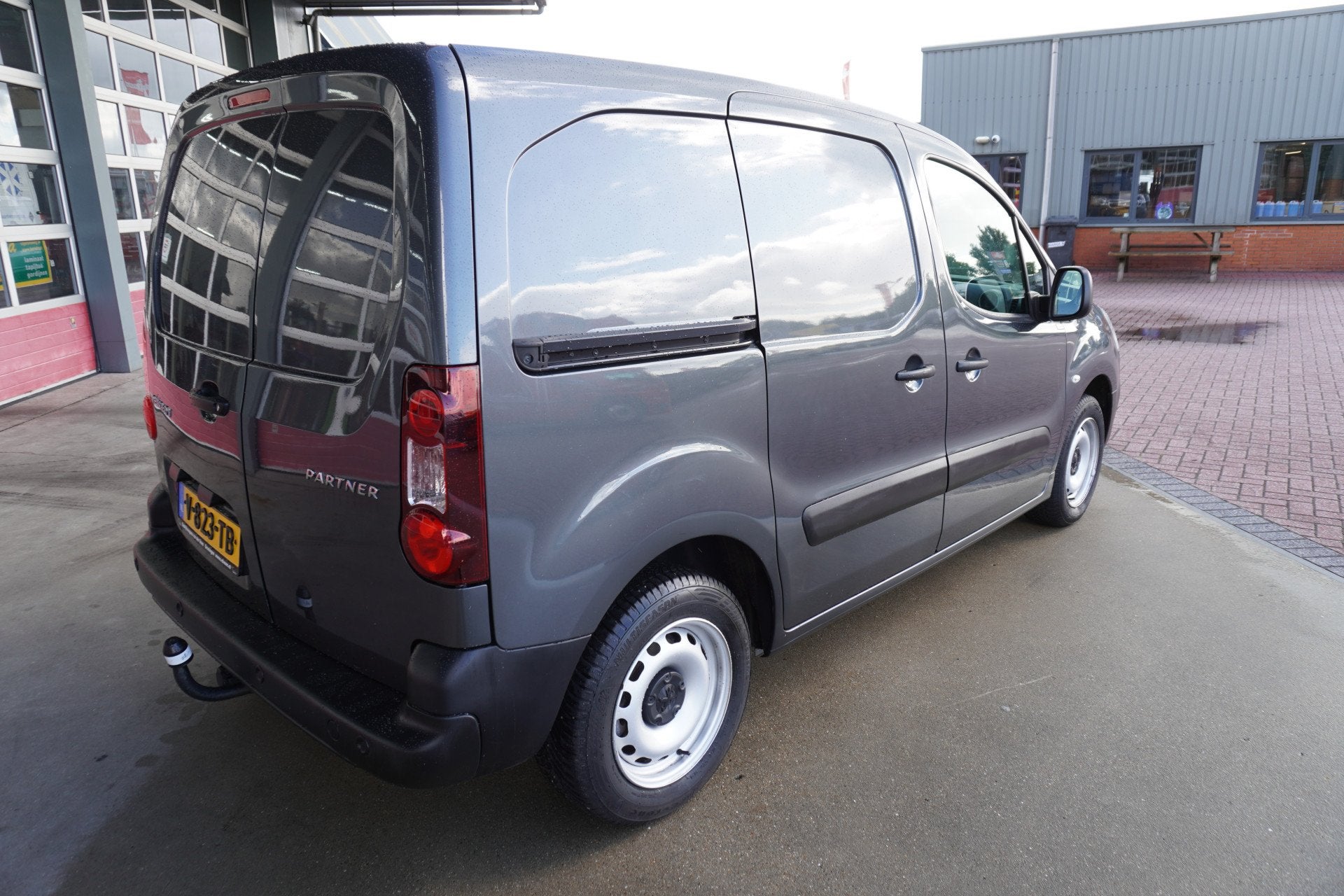 Peugeot Partner 120 1.6 BlueHDi 100pk L1 Premium Trekhaak MA, Voorwielaandrijving, 101 pk, Gebruikt, 4 cilinders
