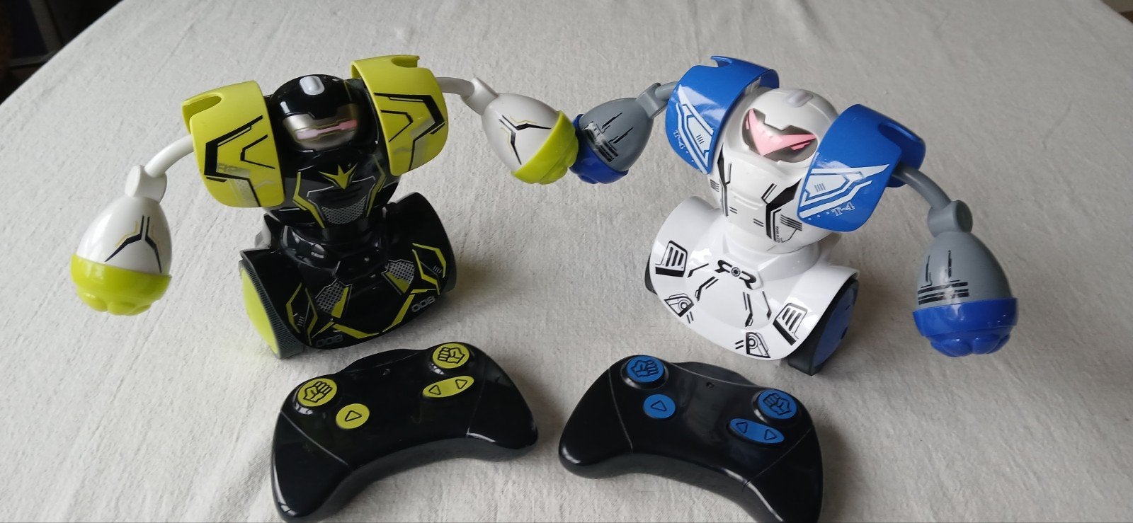 Robo Kombat Battle Robots met afstandsbediening, Ophalen of Verzenden, Zo goed als nieuw