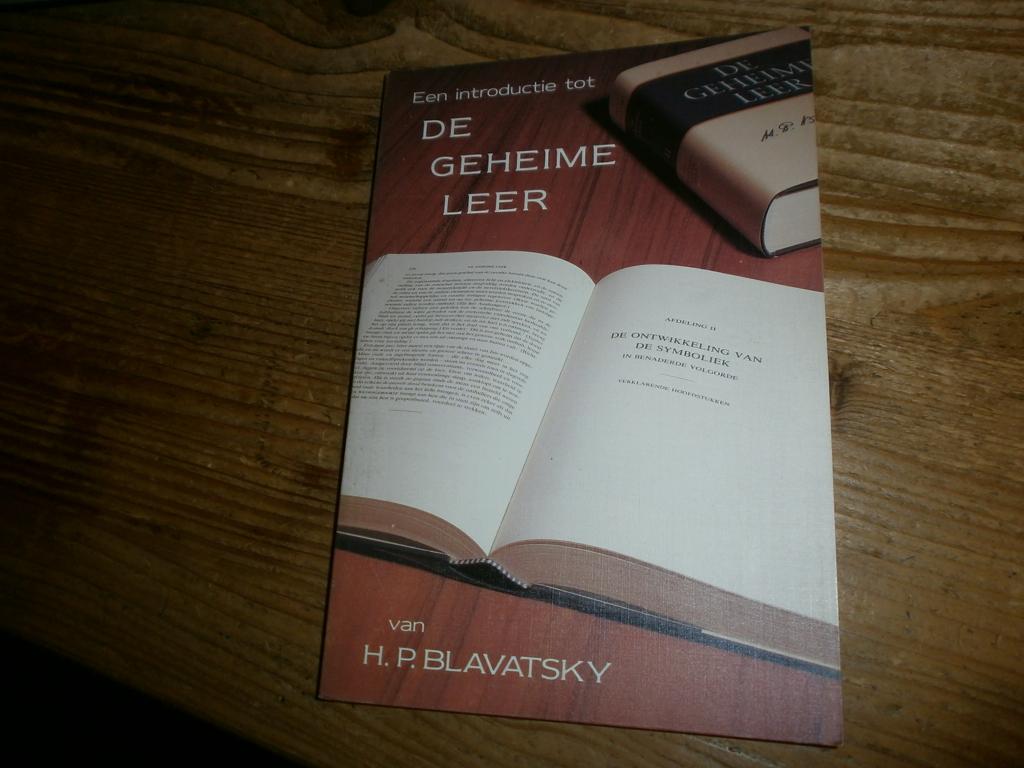 de geheime leer blavatski introductieboek, Boeken, Ophalen of Verzenden, Nieuw, Overige onderwerpen, Achtergrond en Informatie