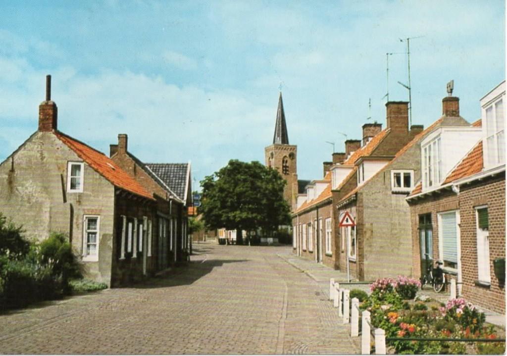 Ansichtkaart Oudelande, Wilhelminastraat, Verzamelen, Ansichtkaarten | Nederland, Ophalen of Verzenden, 1980 tot heden, Ongelopen