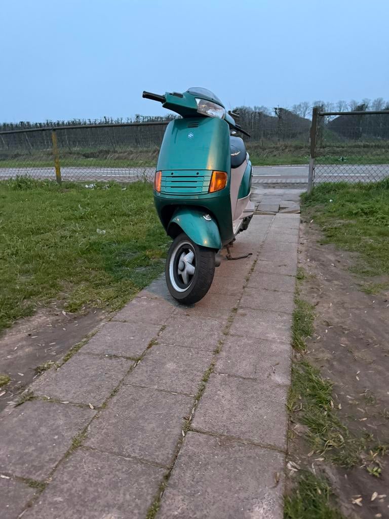Skipper, hexagon, runner, typhoon, zip gezocht, Fietsen en Brommers, Scooters | Piaggio, Ophalen, Zo goed als nieuw, Zip
