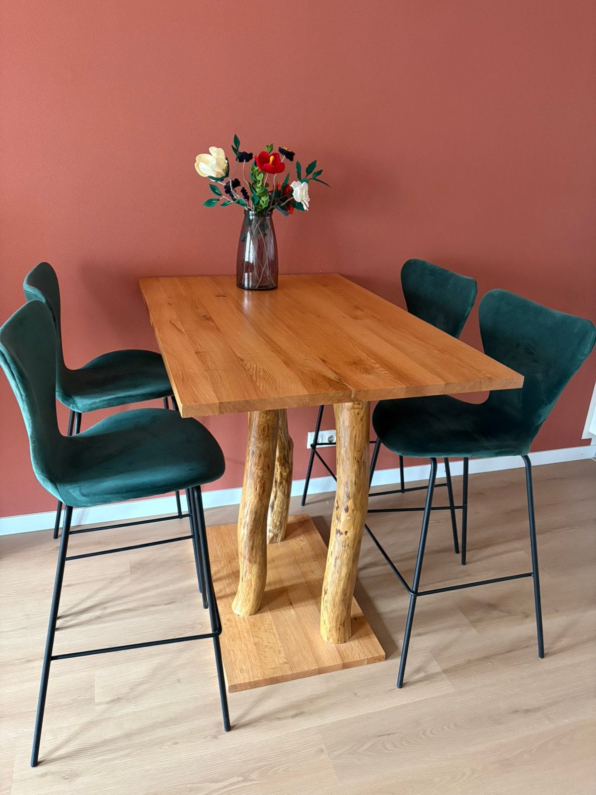 Handgemaakte compacte tafel met 4 stoelen - Eiken, Huis en Inrichting, Tafels | Eettafels, 100 tot 150 cm, Eikenhout, Zo goed als nieuw
