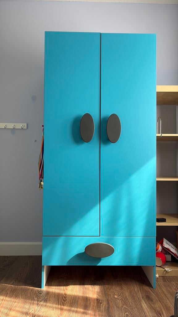 Ikea kleding kast, Kinderen en Baby's, Kinderkamer | Commodes en Kasten, Gebruikt, 50 tot 70 cm, 105 cm of meer, Ophalen of Verzenden
