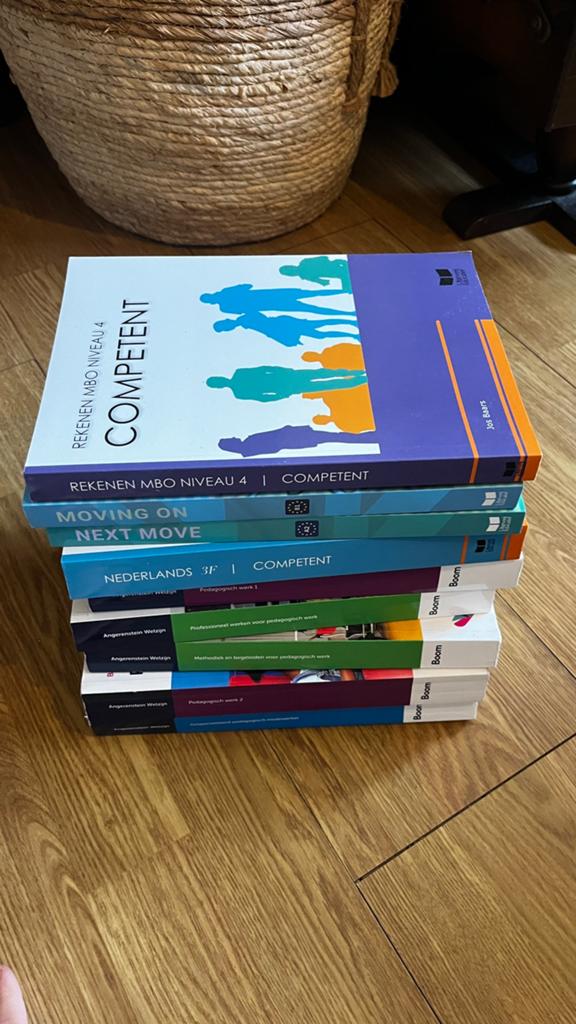 Studieboeken gespecialiseerd pedagogisch medewerker niveau 4, Boeken, Schoolboeken, Ophalen of Verzenden, Zo goed als nieuw, Overige niveaus