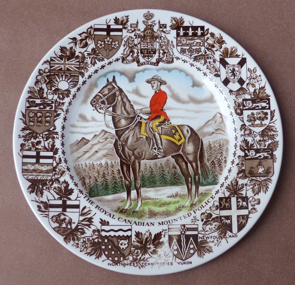 Royal Canadian Mounted Police sierbord Mounties wandbord, Wandbord of Wandpaneel, 25 cm, Gebruikt, Klassiek
