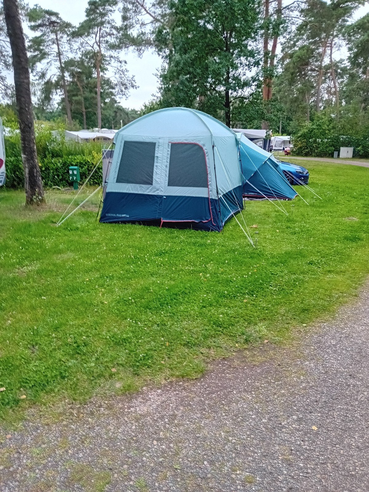 Twee hele mooie tenten plus windscherm, Caravans en Kamperen, Tenten, Ophalen
