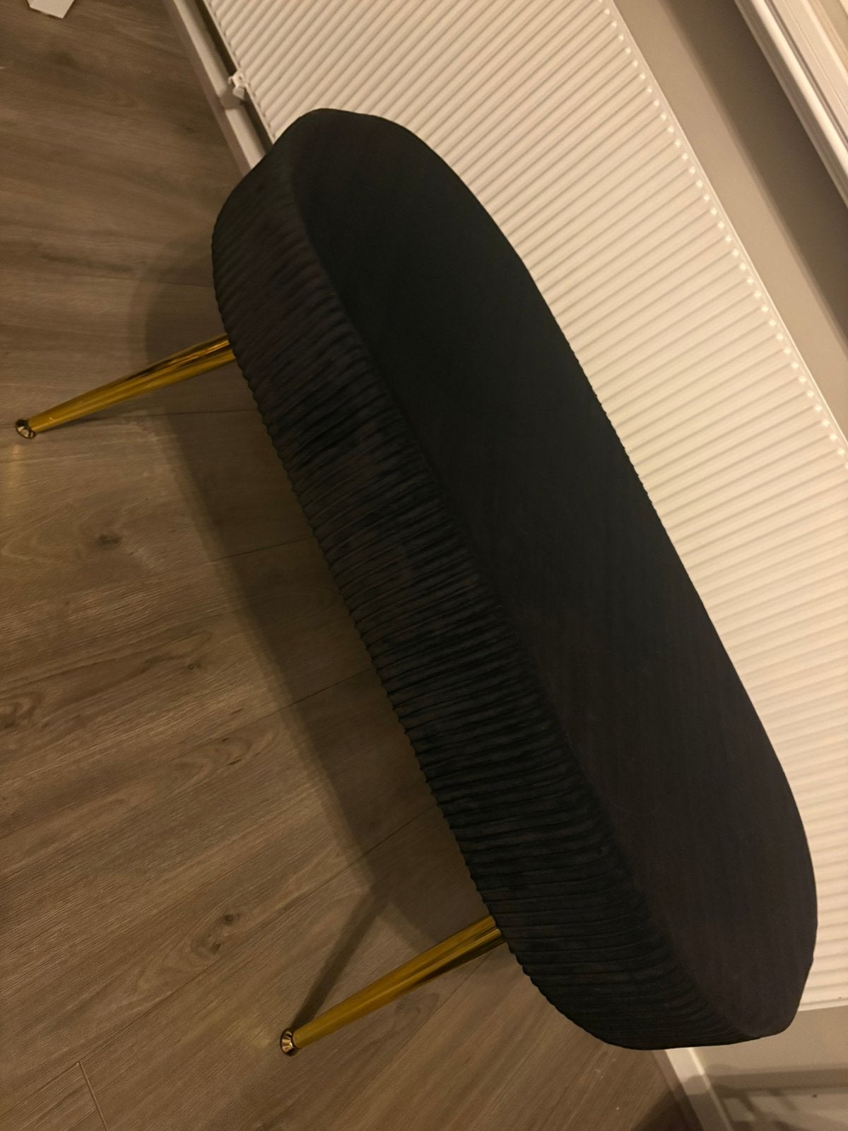 Zwarte velvet poef met gouden poten, Ophalen, Minder dan 50 cm, Stof, Nieuw