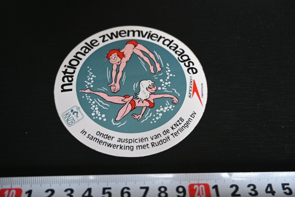sticker KNZB Nationale zwemvierdaagse SPEEDO  LD652, Ophalen, Zo goed als nieuw