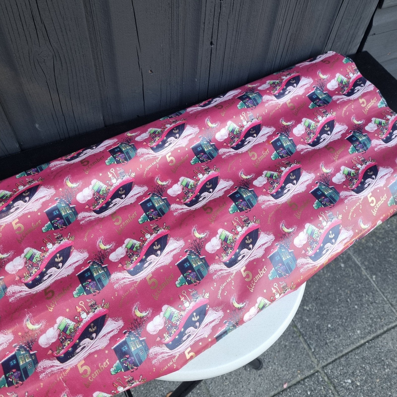 Sinterklaaspapier rol zwarte pieten nostalgisch traditioneel, Verzenden, Sqore Boutique, Sqoreboutique@gmail.com, NL