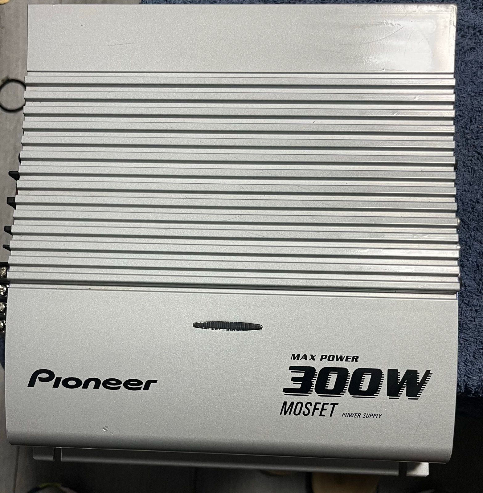 Pioneer 300W MOSFET Auto Versterker met Kabels, Ophalen of Verzenden, Zo goed als nieuw