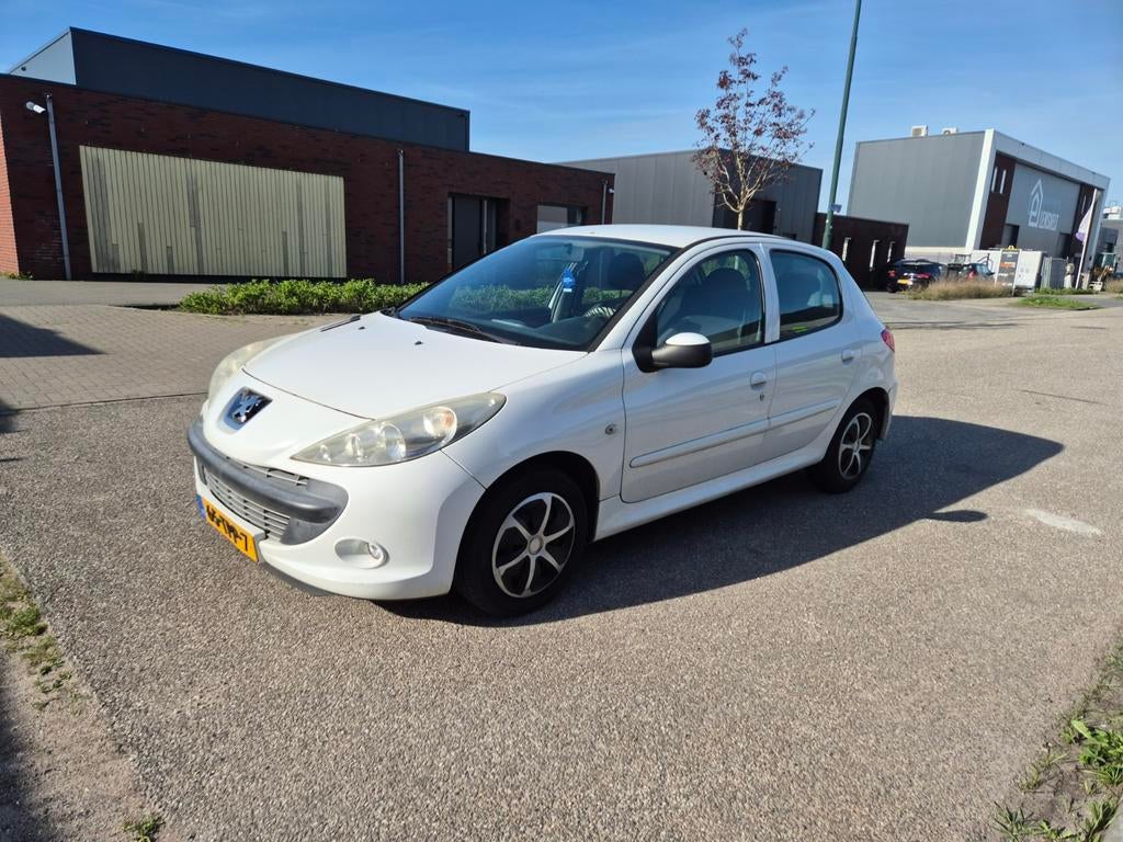 Peugeot 206+ 2011 Airco / 5DRS / Nieuwe APK, Auto's, Peugeot, 206+, Wit, Bedrijf, Handgeschakeld