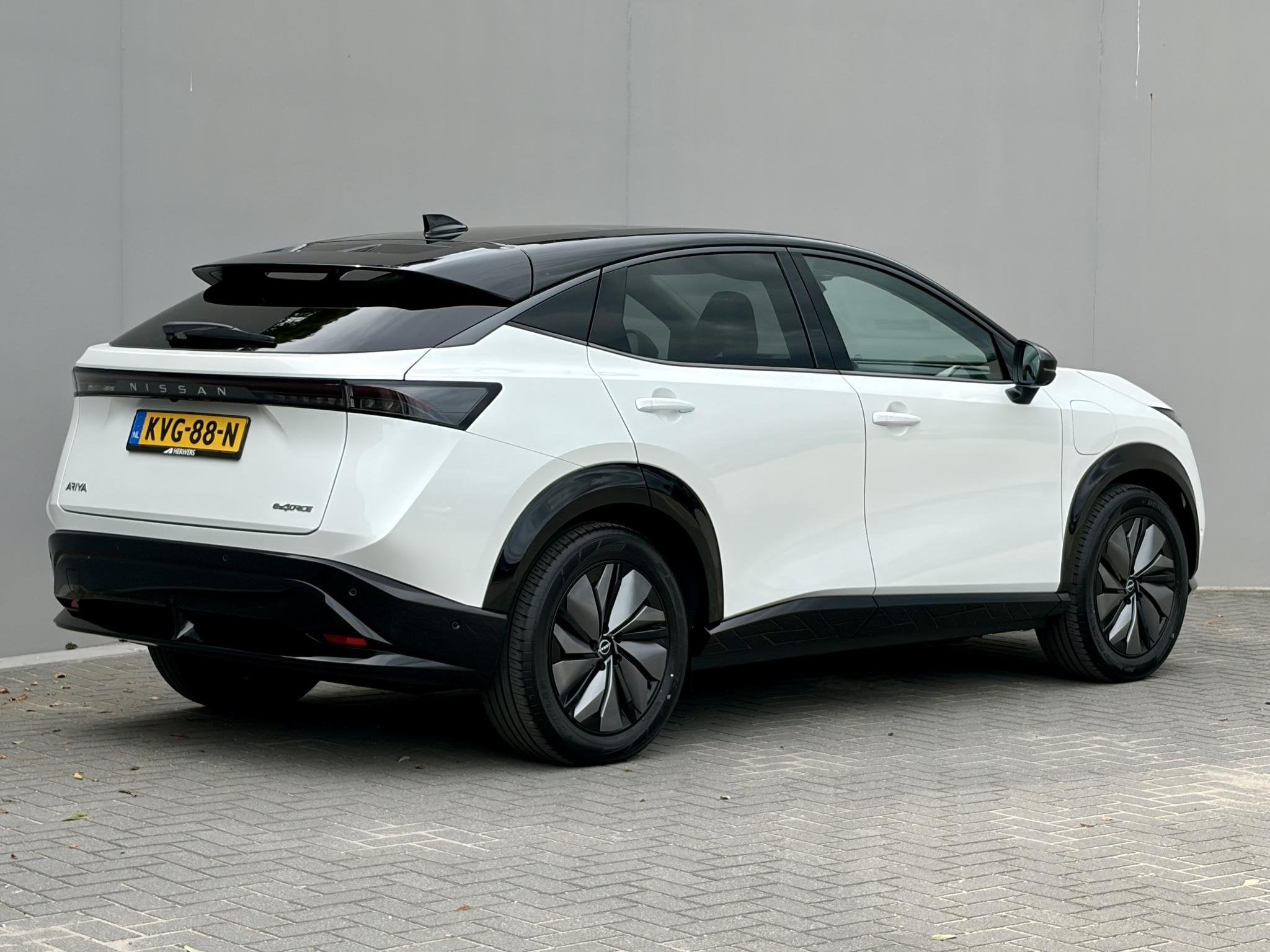 Nissan Ariya e-4ORCE Evolve 91 kWh 4WD / 306 PK / Leder / 1., Auto's, Automaat, Gebruikt, Wit, Vierwielaandrijving