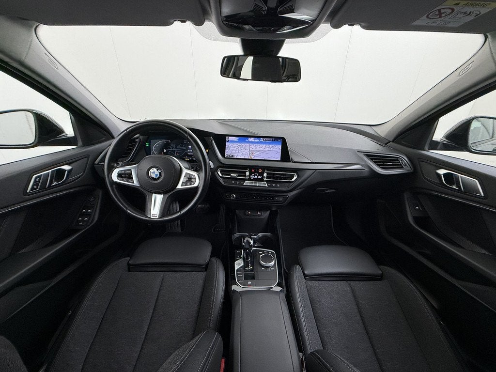 BMW 1-serie 118i AUT-7 Sport-Line Navi Ecc Live-Cockpit-Pro, Auto's, BMW, 136 pk, Gebruikt, Leder en Stof, Origineel Nederlands