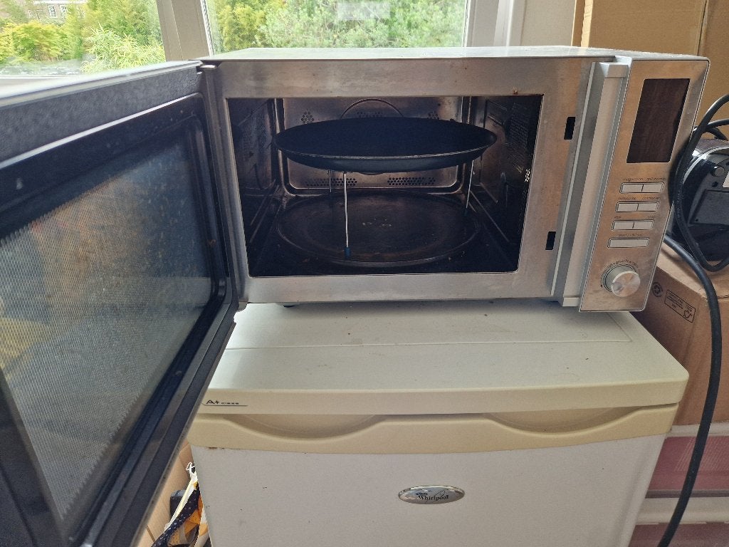 Gratis combi magnetron, Witgoed en Apparatuur, Ophalen, Combimagnetron, Gebruikt, Draaiplateau
