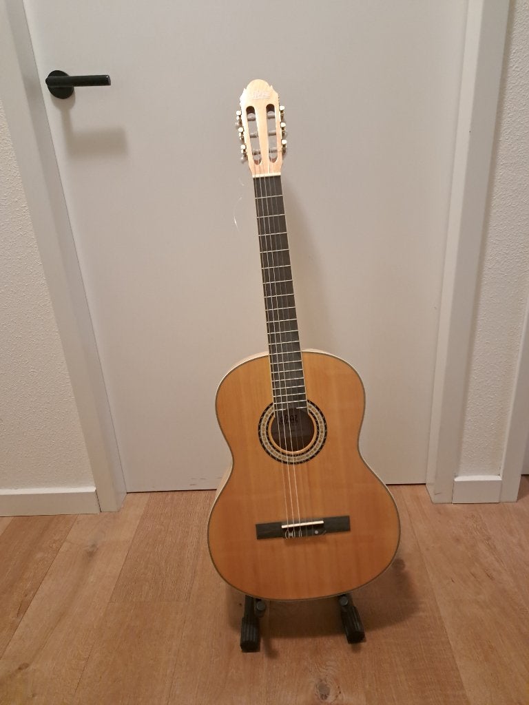Gitaar Lapaz met standaard, rugzakhoes, capo's, plectrum, Ophalen, Gebruikt, Klassieke of Spaanse gitaar