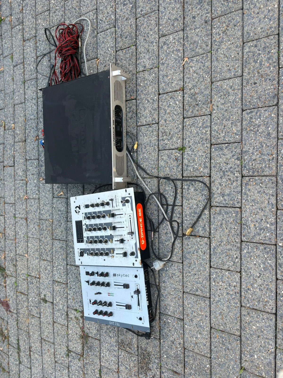 Skytec TEC 140 DJ Mixer en Q-Dance BE Mixer met Versterker, Muziek en Instrumenten, Mengpanelen, Ophalen of Verzenden, Gebruikt